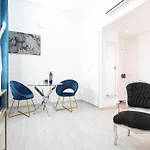 Trastevere Blue King Studio Suite